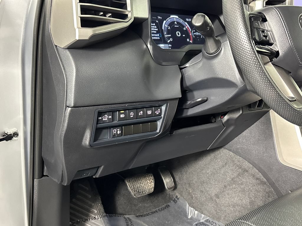 Used 2024 Toyota Tundra Limited AWD/4WD image 12