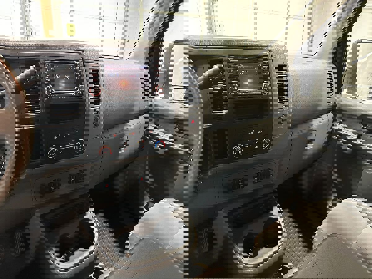 Used 2018 Nissan NV 2500 SV w/ Rear Door Glass Package image 27