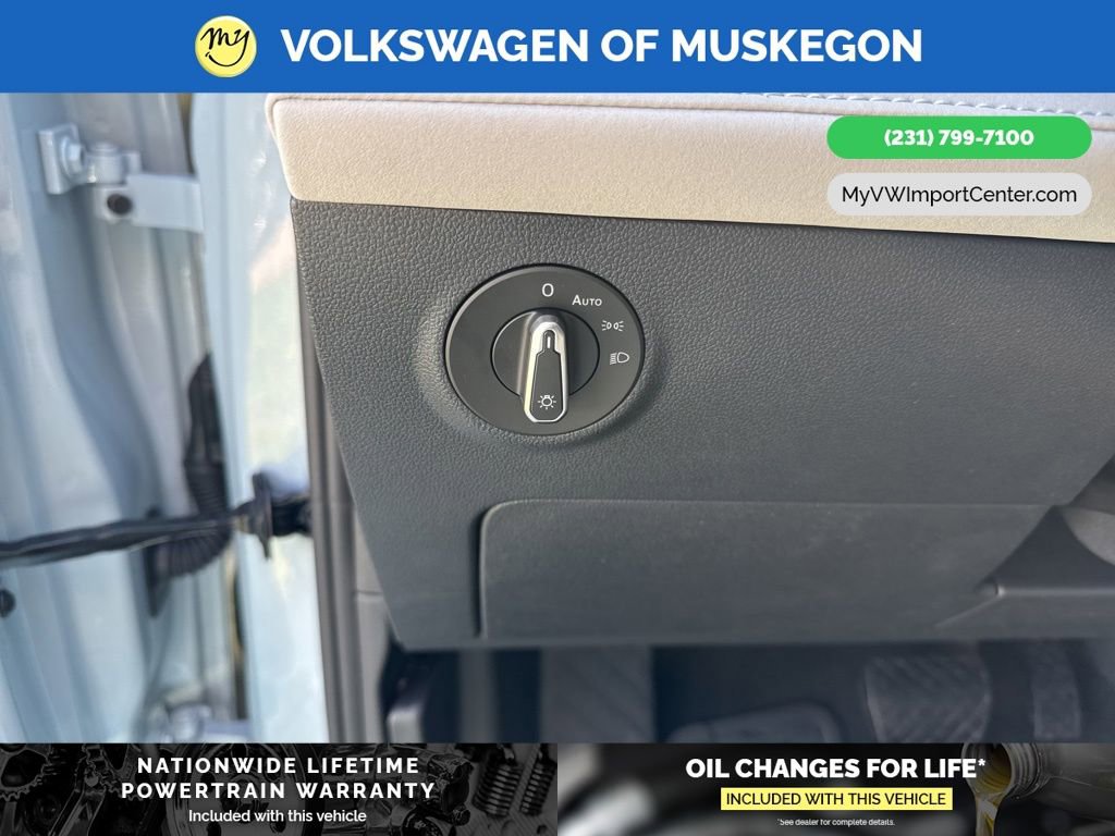 New 2025 Volkswagen Taos SE image 11