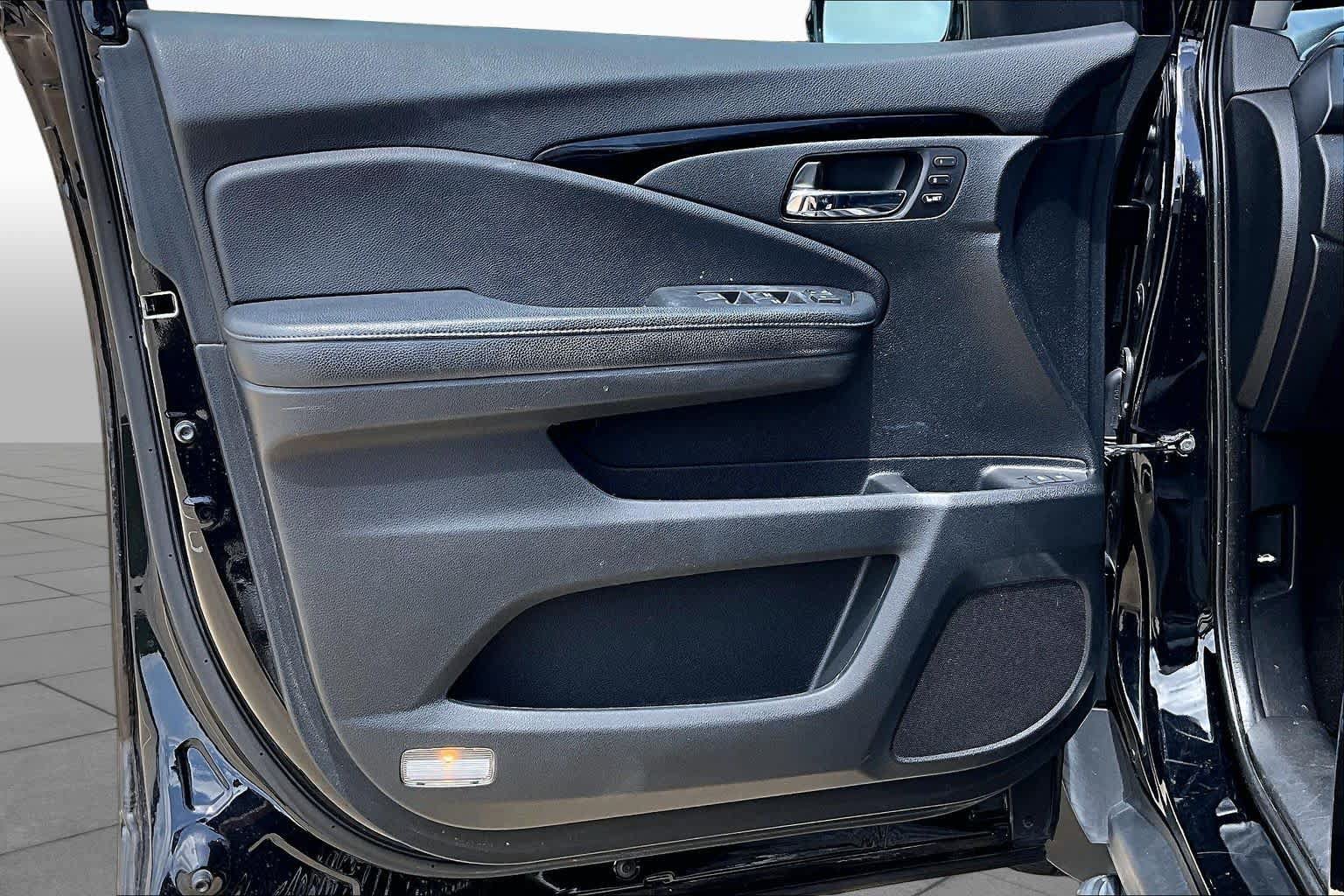 Used 2018 Honda Pilot Touring image 21
