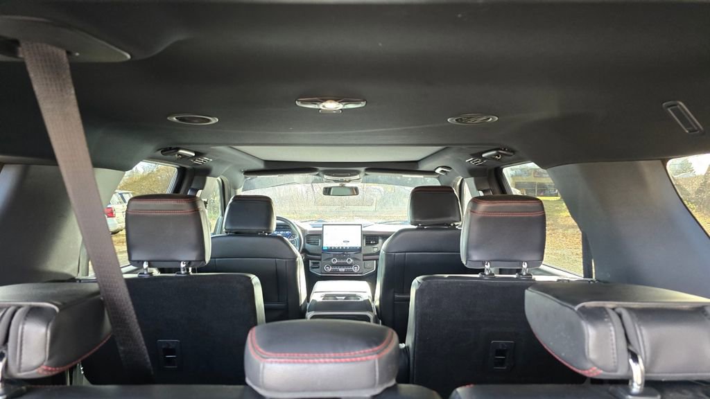 Used 2022 Ford Expedition Max Limited image 11