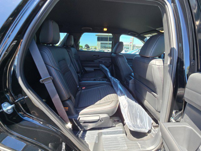 New 2025 Nissan Pathfinder Rock Creek image 14