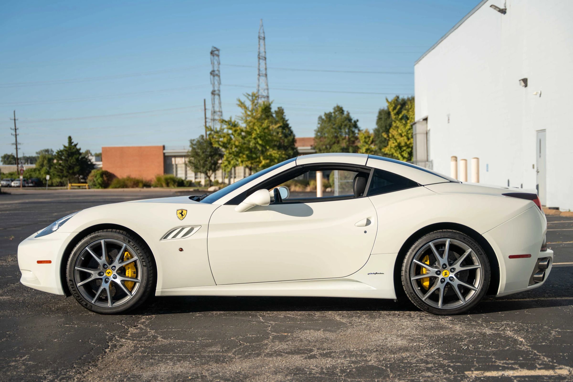 Used 2014 Ferrari California image 12