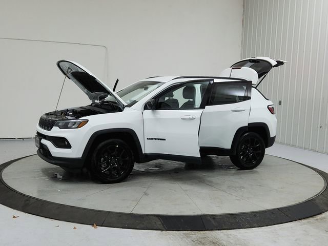 New 2026 Jeep Compass Latitude image 11