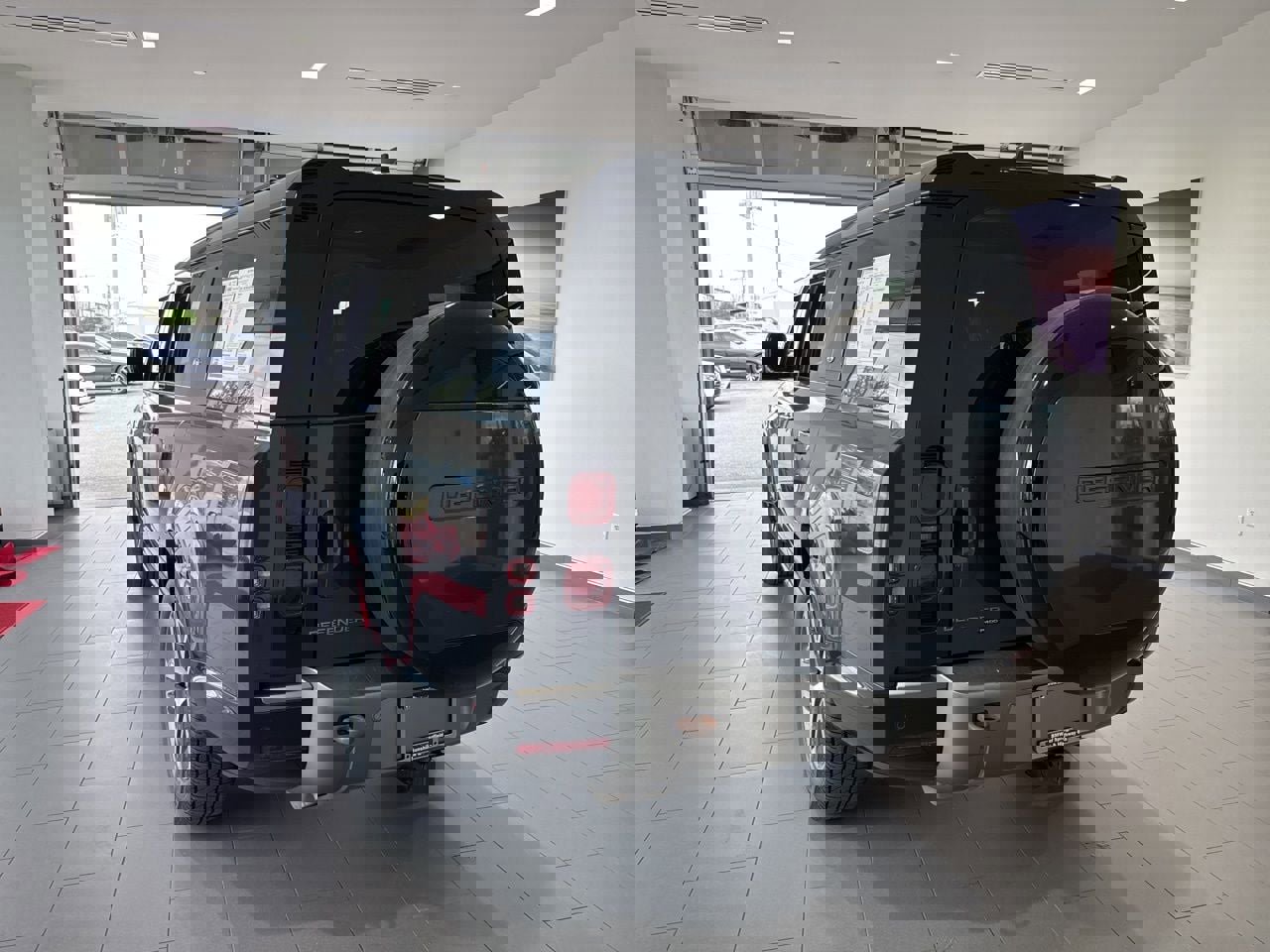 Used 2023 Land Rover Defender 130 X-Dynamic SE AWD/4WD image 6