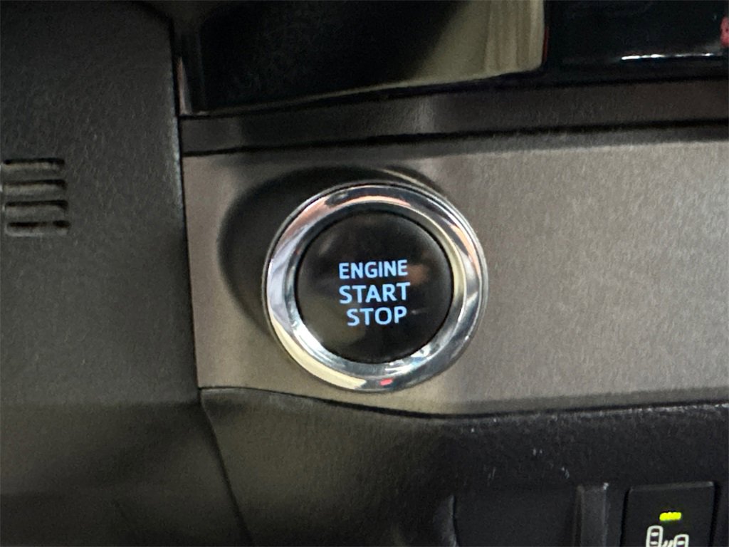 Used 2017 Toyota Tacoma TRD Off-Road image 30