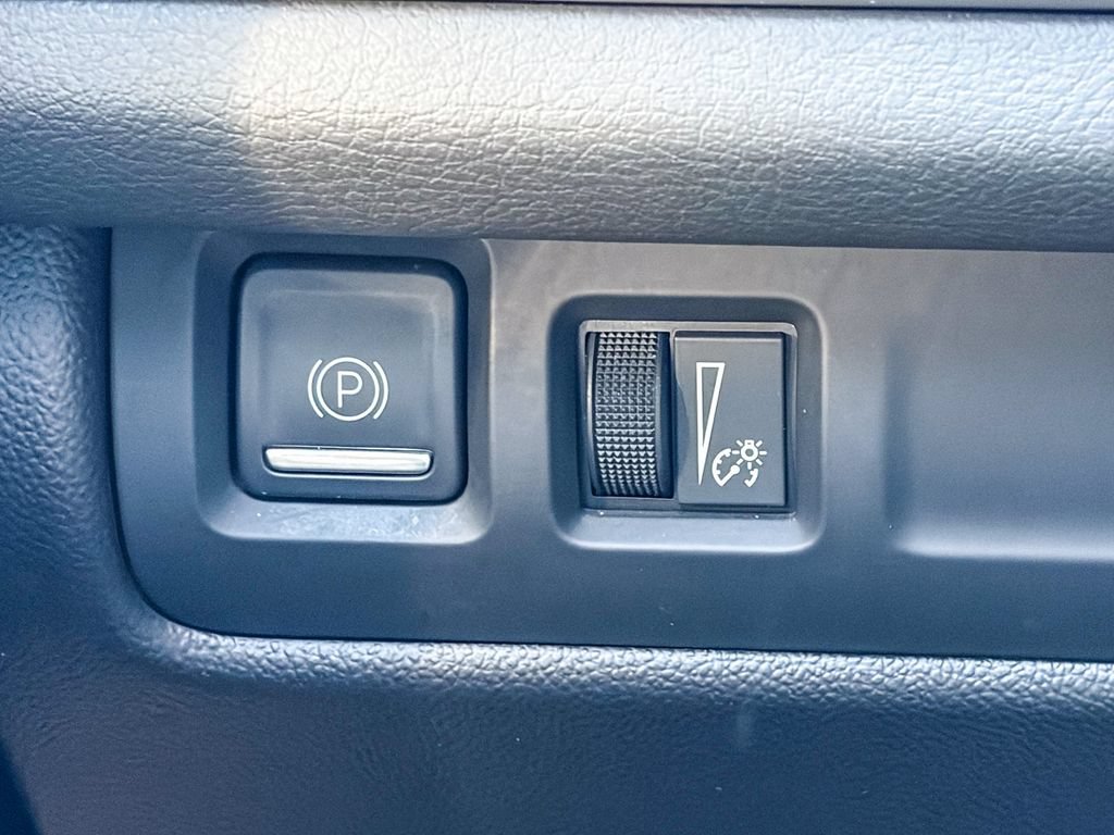 Certified 2024 Cadillac XT4 Premium Luxury FWD image 43