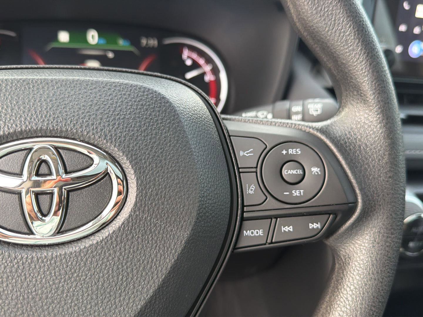 Certified 2025 Toyota RAV4 XLE w/ Convenience Package FWD image 22