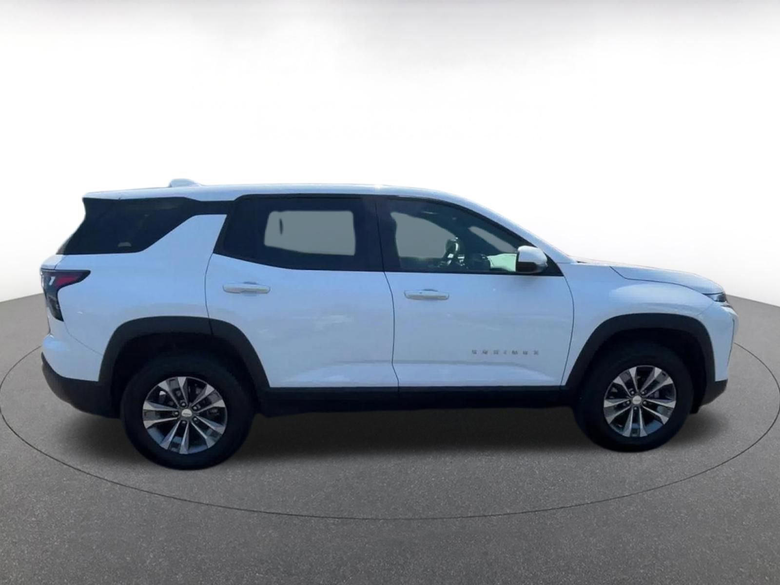 Used 2025 Chevrolet Equinox LT FWD image 16