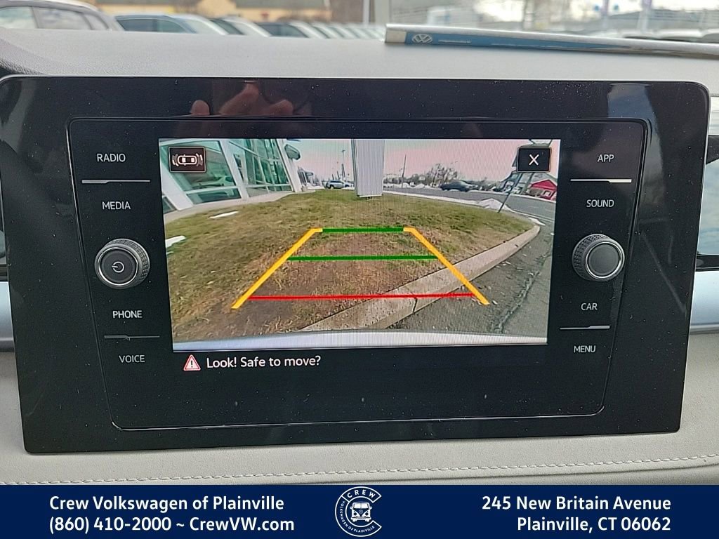 New 2026 Volkswagen Taos SE image 7