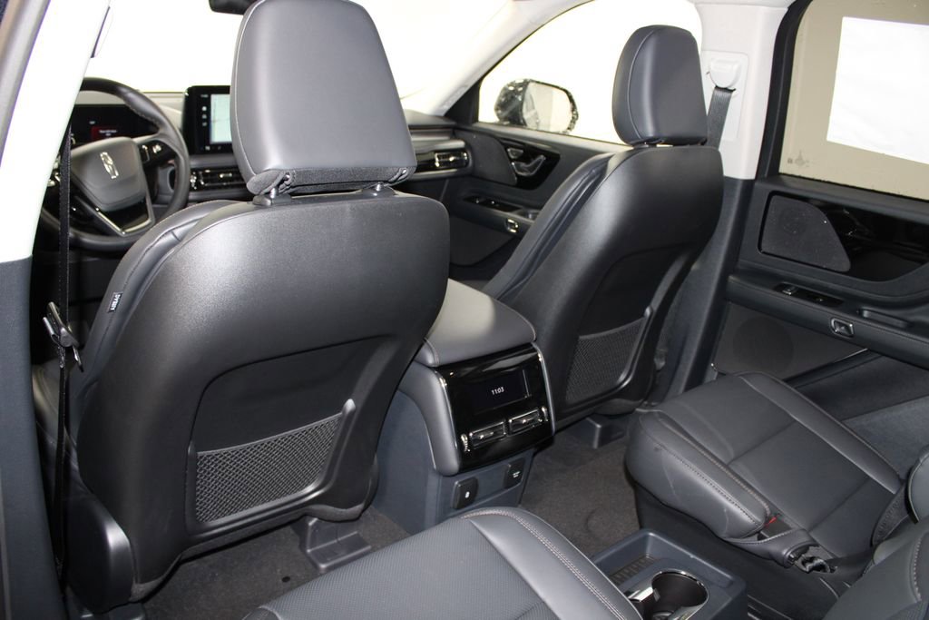 New 2026 Lincoln Aviator AWD image 27