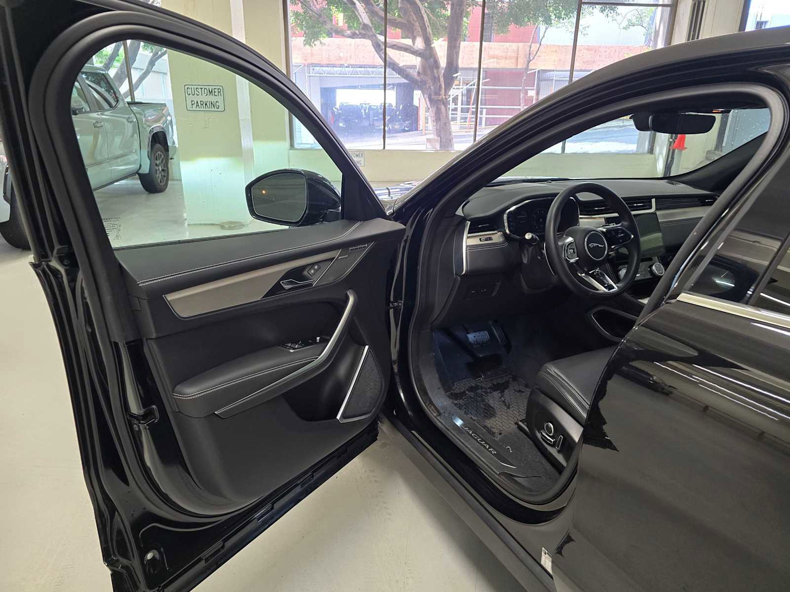 Used 2026 Jaguar F-PACE R-Dynamic S image 22