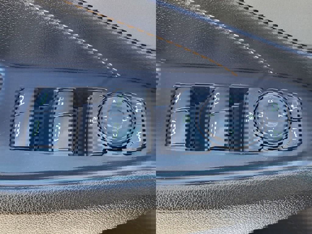 Used 2021 Chevrolet Traverse RS image 8