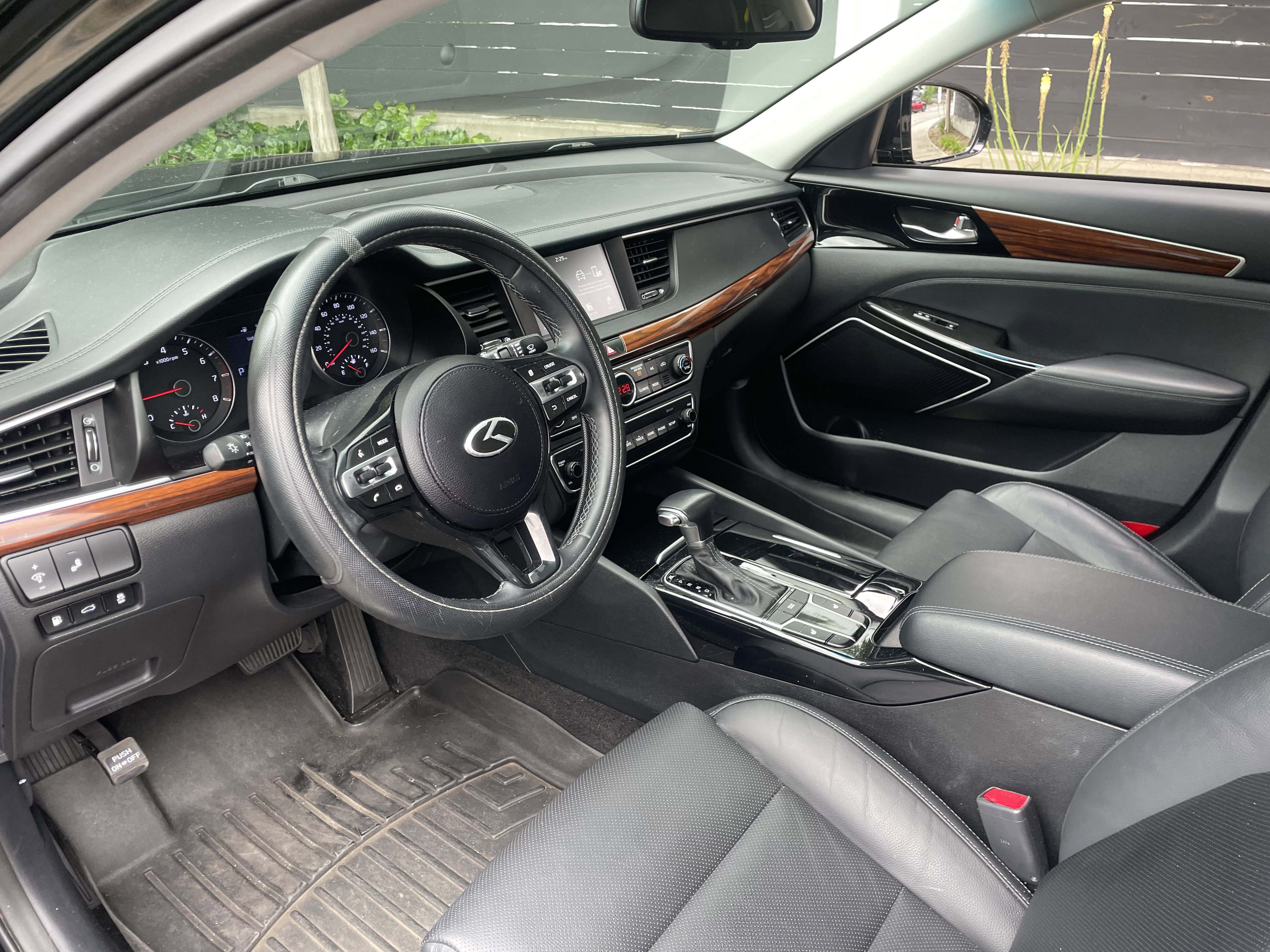Used 2019 Kia Cadenza Premium image 5