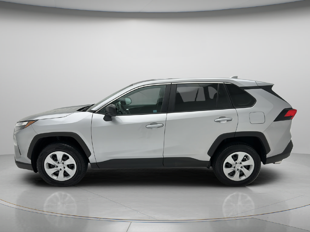 Used 2025 Toyota RAV4 LE AWD/4WD image 8