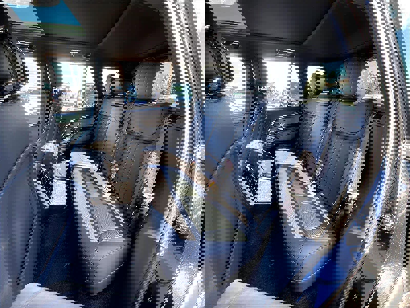 New 2026 Land Rover Range Rover SE image 12