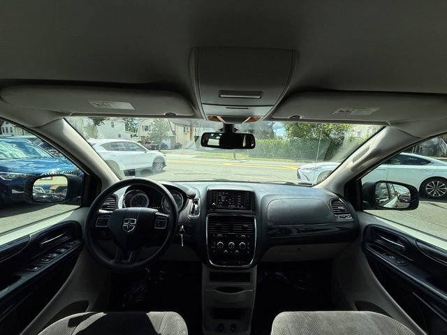 Used 2019 Dodge Grand Caravan SE w/ UConnect Hands-Free Group image 34