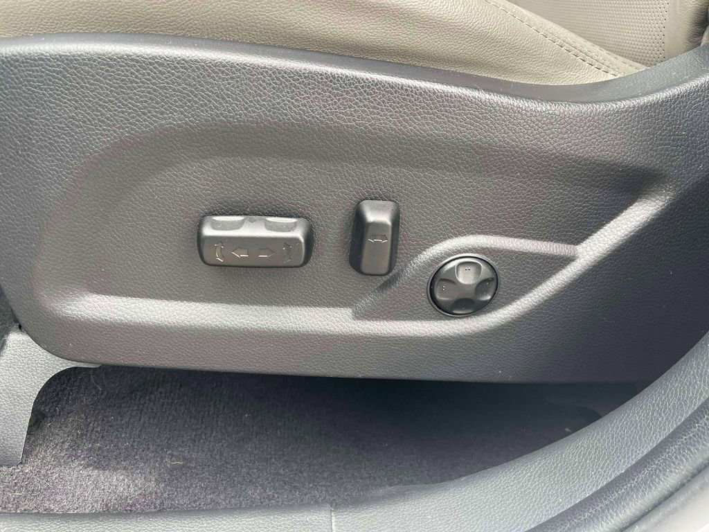 Used 2018 Hyundai Santa Fe Sport AWD/4WD image 17