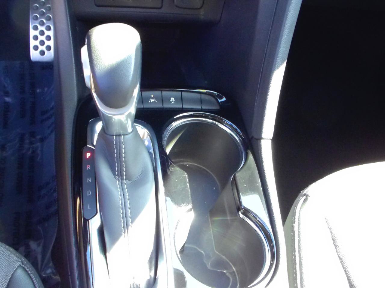 Used 2023 Buick Encore GX Select w/ Sport Touring Package FWD image 23