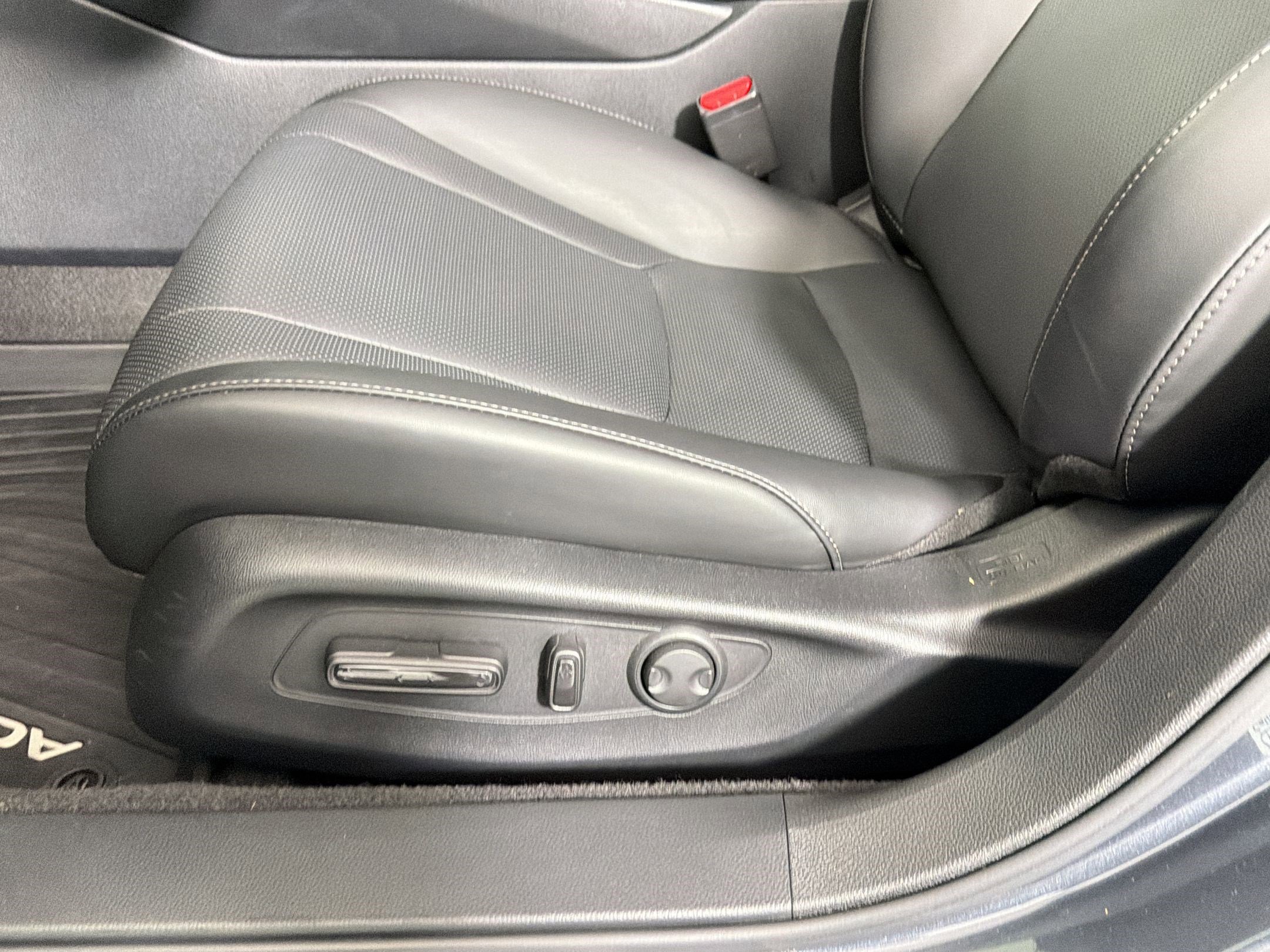 Certified 2025 Honda Accord EX-L image 11