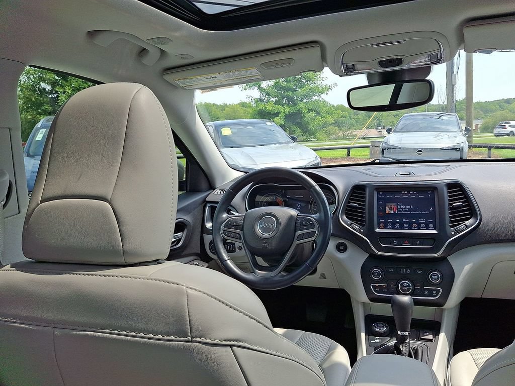 Used 2021 Jeep Cherokee Latitude Lux w/ Sun & Sound Group AWD/4WD image 15