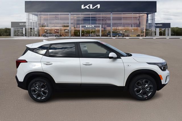 New 2026 Kia Seltos LX image 2