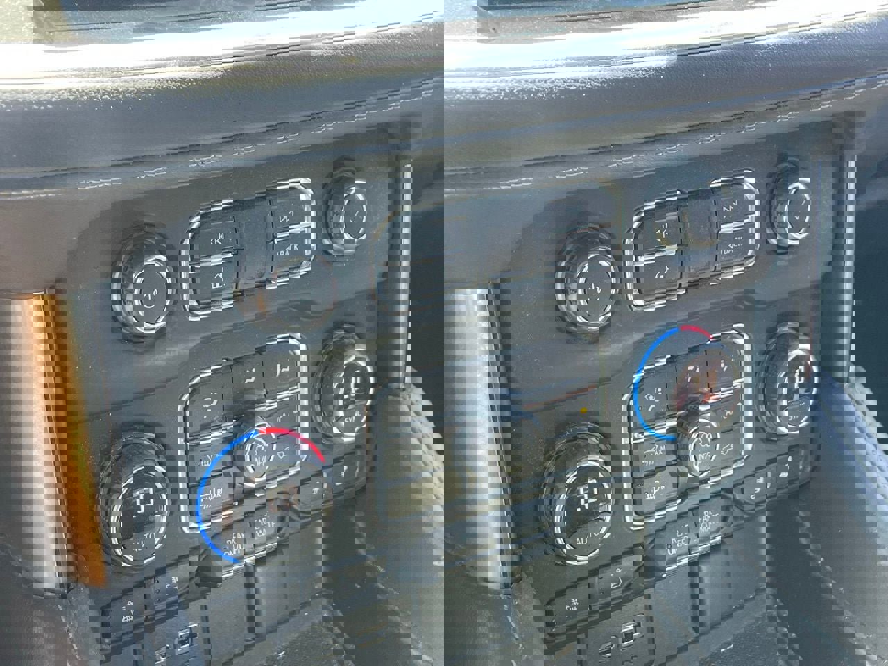 Used 2022 Chevrolet Tahoe Z71 w/ Luxury Package image 8