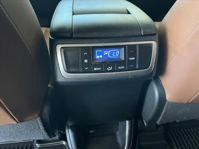 Used 2019 Toyota Highlander Limited FWD image 19