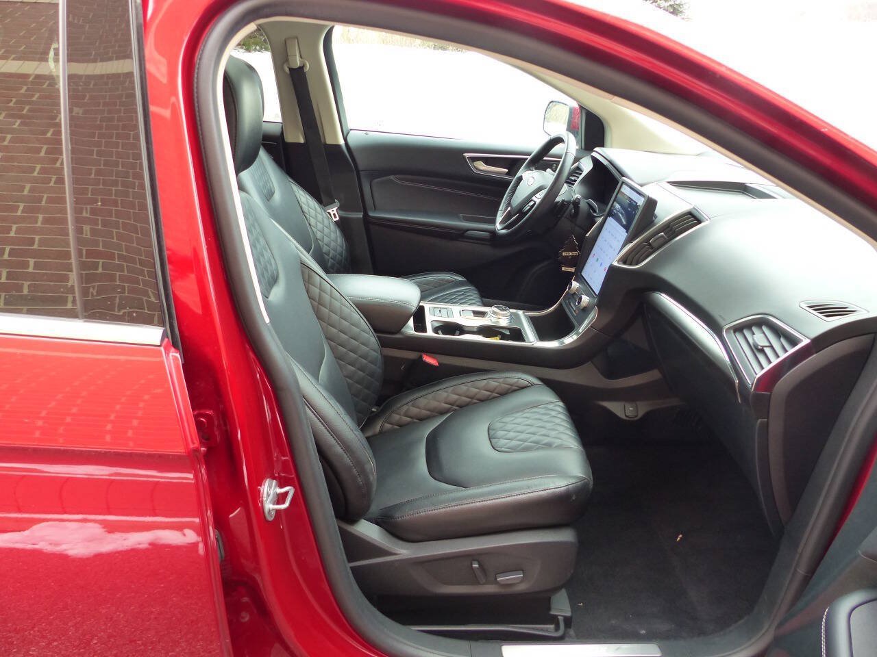 Used 2023 Ford Edge Titanium w/ Equipment Group 301A AWD/4WD image 41