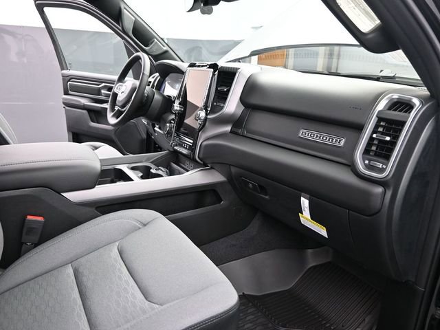 New 2026 RAM 1500 4x4 Crew Cab image 23