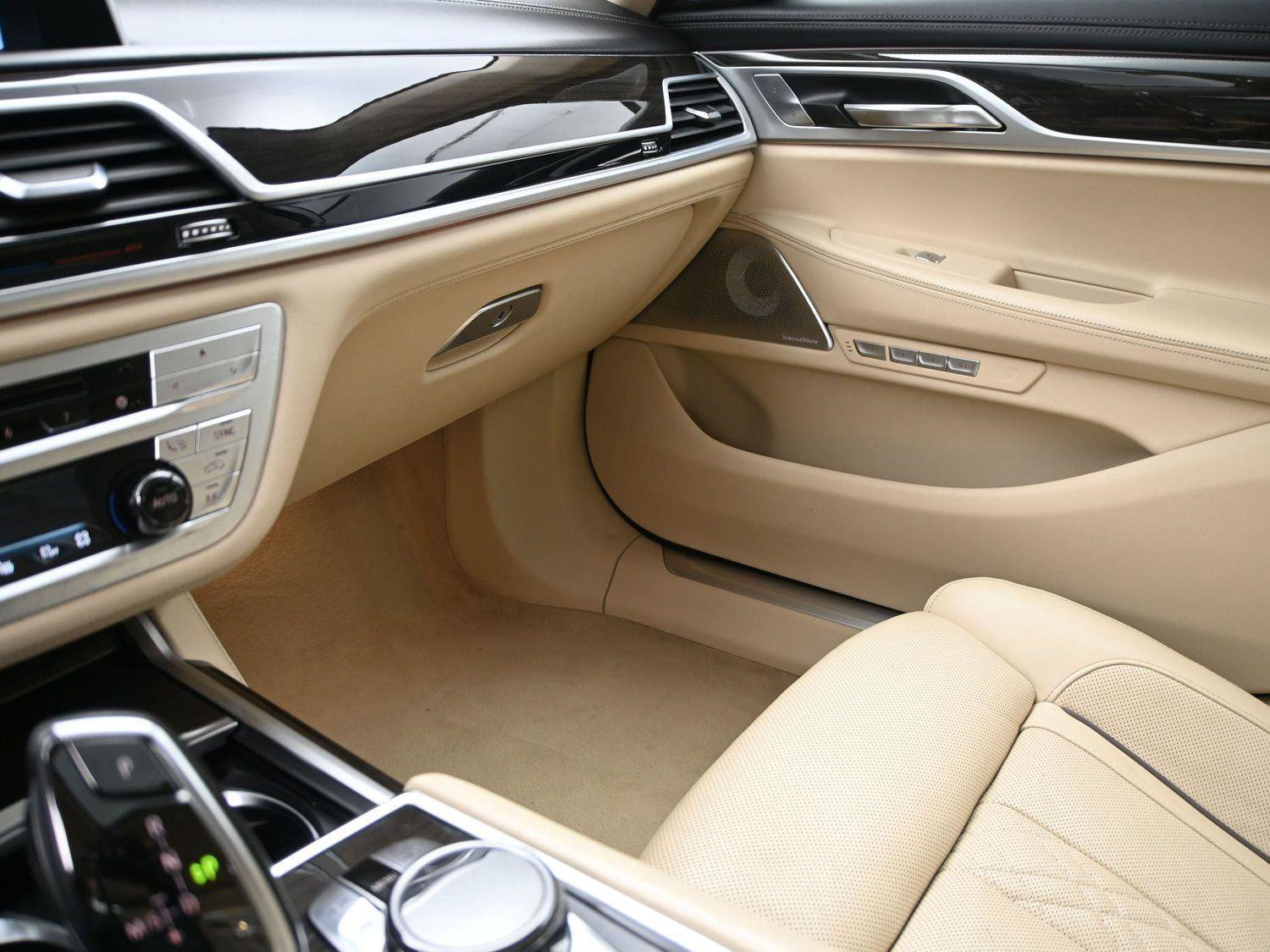 Used 2018 BMW 750i xDrive image 7