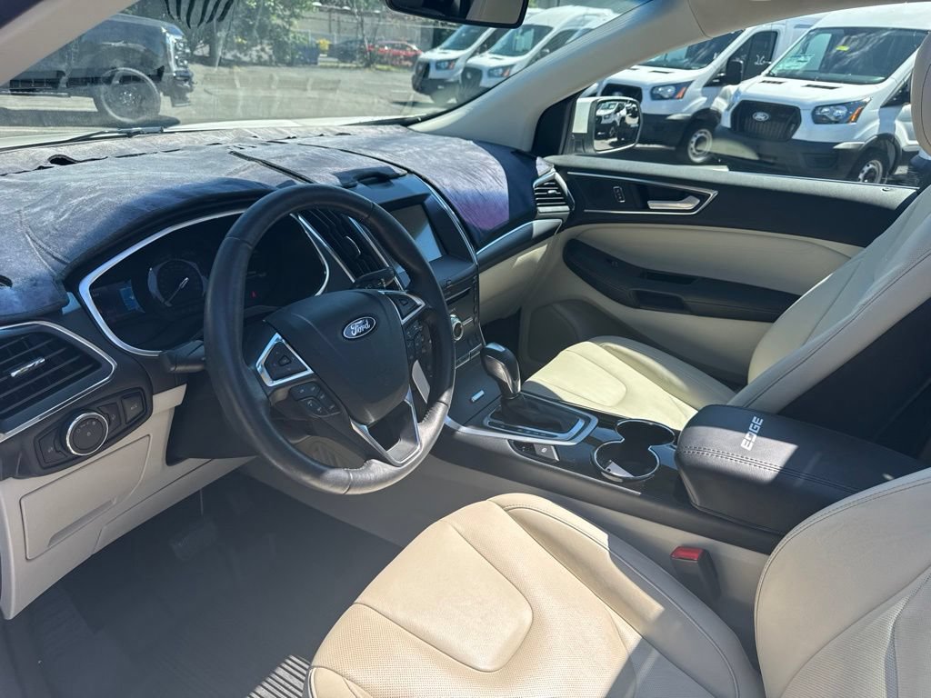 Used 2018 Ford Edge Titanium w/ Equipment Group 301A AWD/4WD image 15