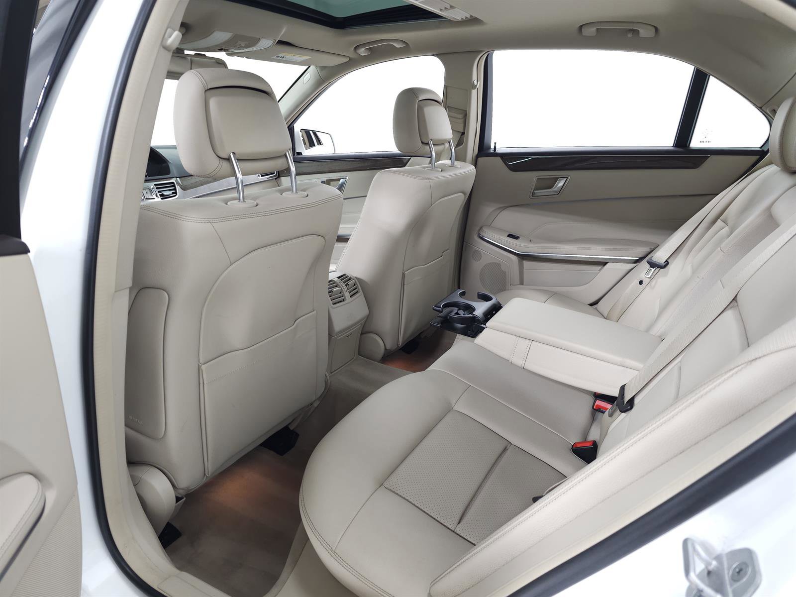 Used 2014 Mercedes-Benz E 350 Luxury image 27