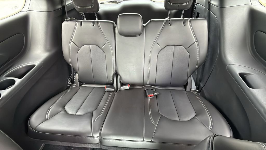 New 2026 Chrysler Voyager LX image 12