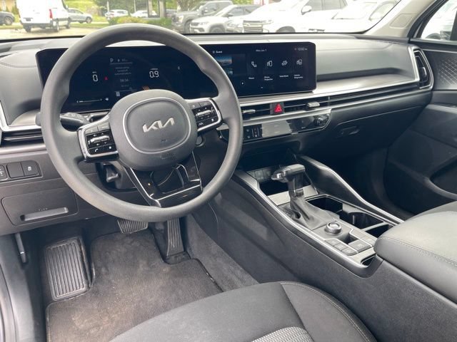 Used 2024 Kia Sorento LX FWD image 11