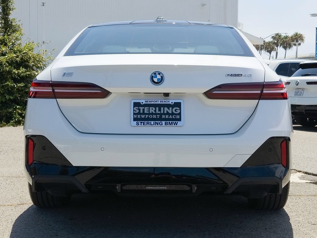 New 2027 BMW i5 eDrive40 w/ M Sport Package RWD image 9
