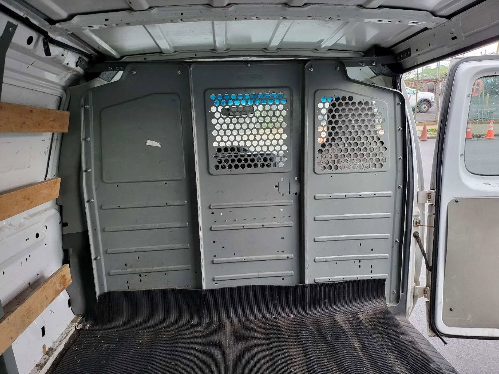 Used 2012 Ford E-250 and Econoline 250 w/ PWR Group RWD image 8