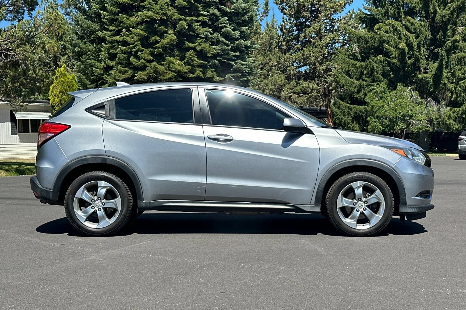Used 2017 Honda HR-V LX image 3