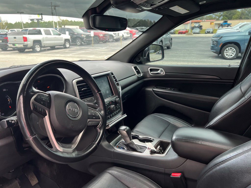 Used 2018 Jeep Grand Cherokee Altitude AWD/4WD image 8
