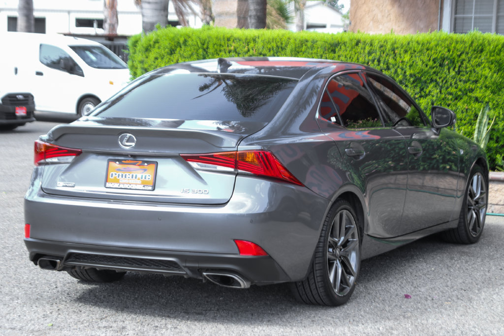 Used 2019 Lexus IS 300 F Sport w/ F Sport Package RWD image 9