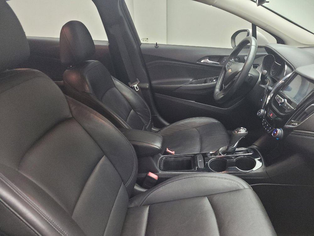 Used 2018 Chevrolet Cruze Premier FWD image 21