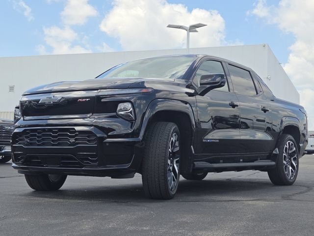Used 2025 Chevrolet Silverado EV RST AWD/4WD image 16