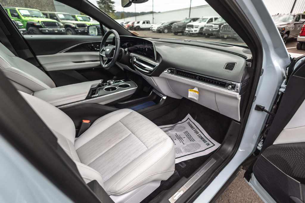 Used 2024 Cadillac Lyriq Sport RWD image 25