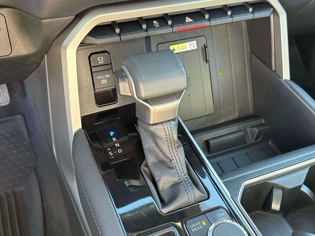 Used 2022 Toyota Tundra Limited w/ Power Package AWD/4WD image 31