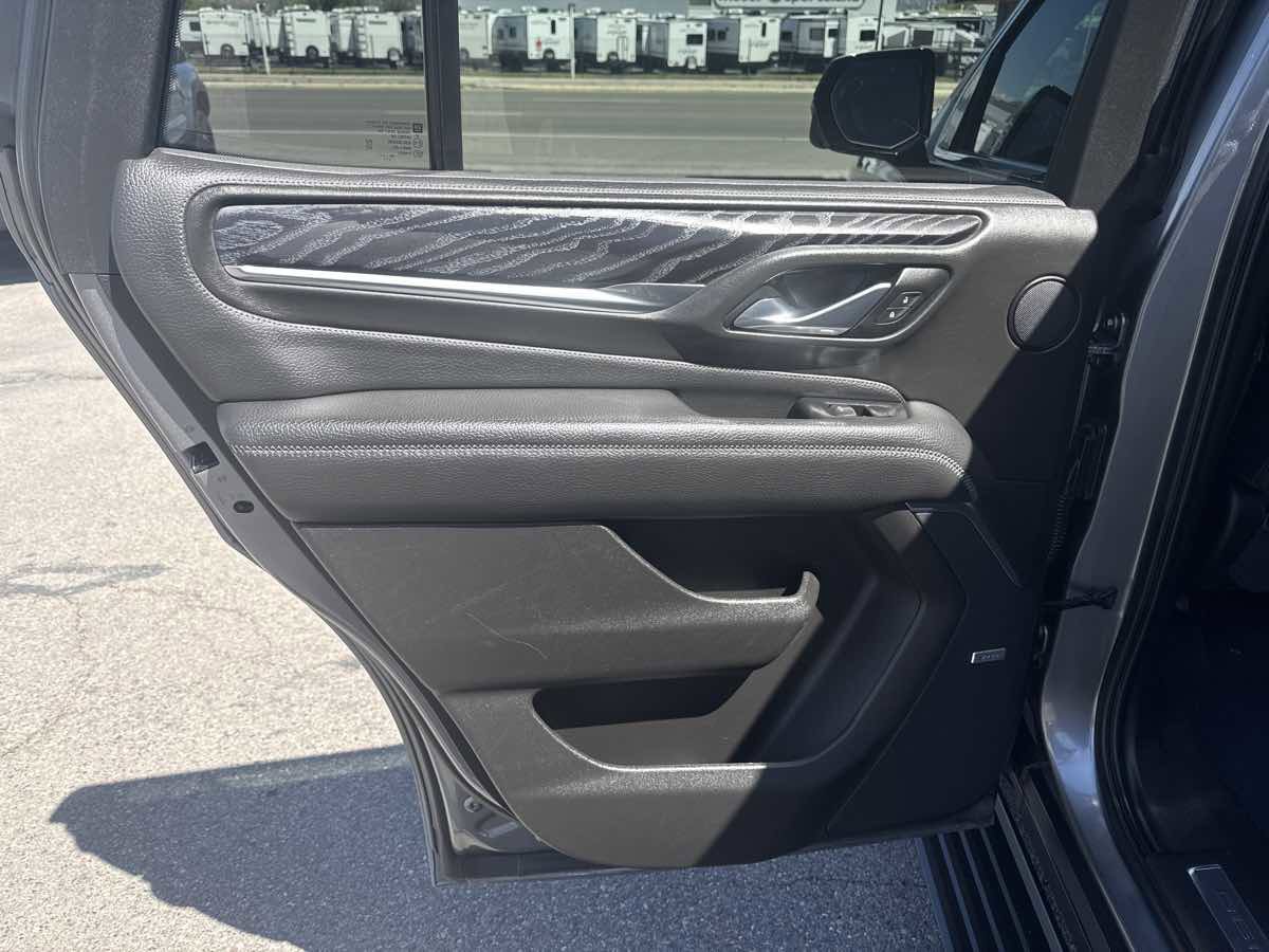 Used 2021 GMC Yukon Denali w/ Denali Ultimate Package AWD/4WD image 17