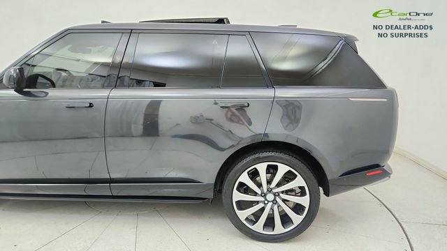 Used 2023 Land Rover Range Rover Long Wheelbase SE image 10