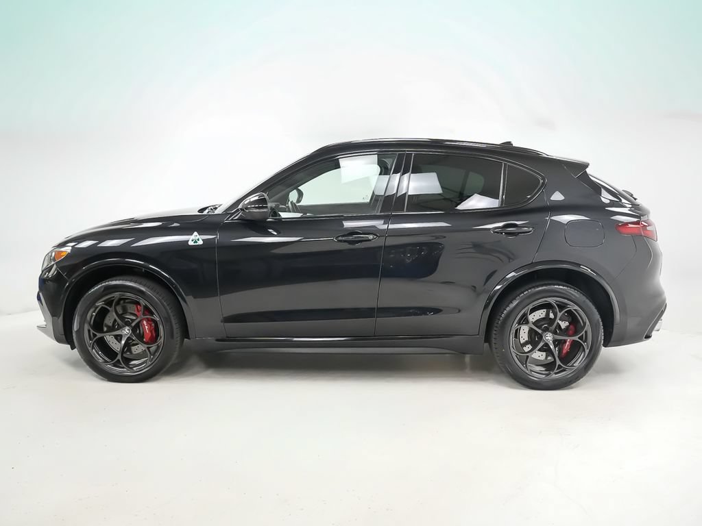 Used 2022 Alfa Romeo Stelvio Quadrifoglio w/ Active Assist Plus Package AWD/4WD image 2
