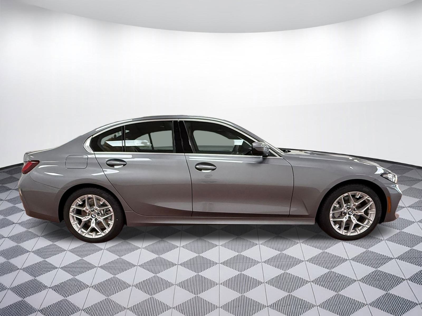 Used 2025 BMW 330i xDrive Sedan w/ Premium Package image 8