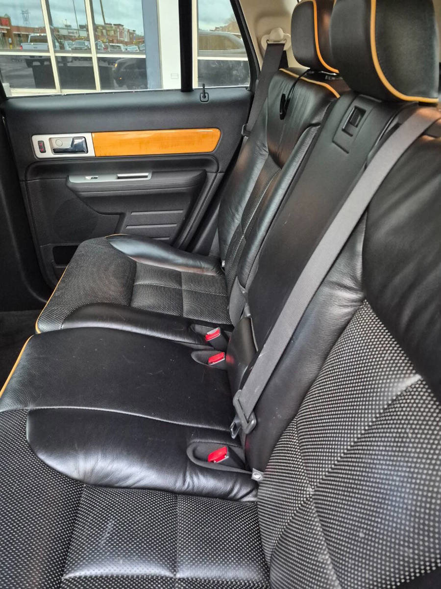 Used 2010 Lincoln MKX AWD image 12