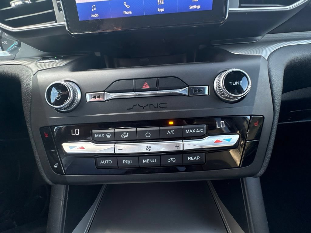Used 2020 Ford Explorer XLT w/ Equipment Group 202A RWD image 25
